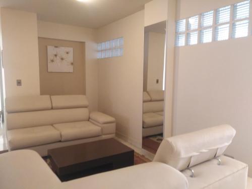 Гостиная зона в Hostal Costa De Marfil Suites & Apartamentos