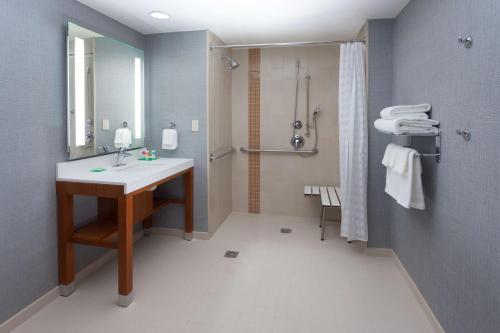 Hyatt Place Austin Downtown Image