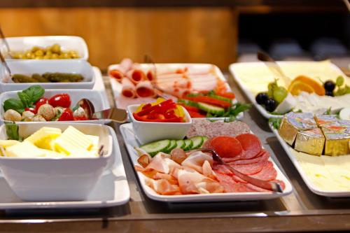 Makanan di atau berdekatan hotel