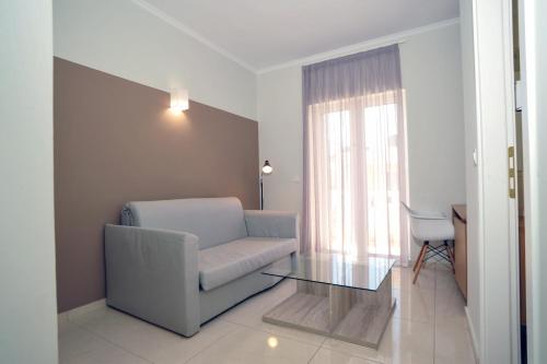Χώρος καθιστικού στο Mithos Premium Rooms