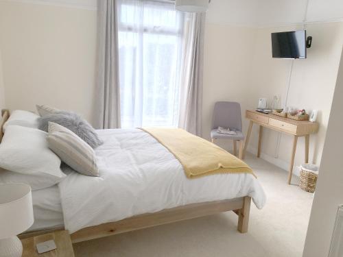 Gallery image of 1 Ashford Road Guesthouse in Redhill