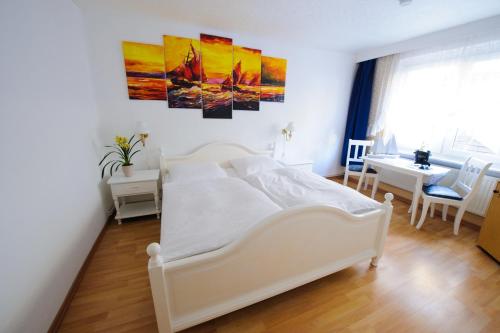 Katil atau katil-katil dalam bilik di Hotel Forsthaus Sellin