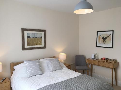 Imagem da galeria de 1 Ashford Road Guesthouse em Redhill