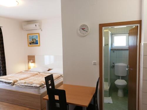 Ένα μπάνιο στο Apartments Zdenka