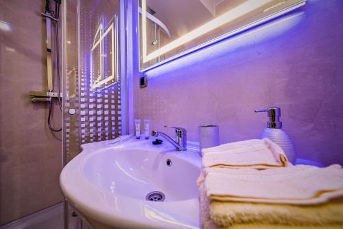 Kupatilo u objektu Penthouse Chic by Landev