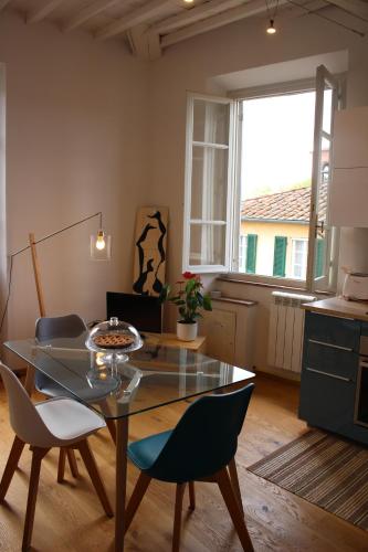 Fotografie z fotogalerie ubytování Delizioso Appartamento Centro Storico Lucca Comics v destinaci Lucca