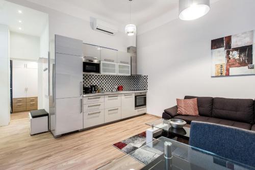 Kuchyň nebo kuchyňský kout v ubytování Quiet nest in the bustling centre of Budapest