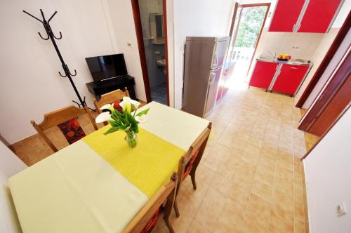Gallery image of Apartments Beach in Vrsi