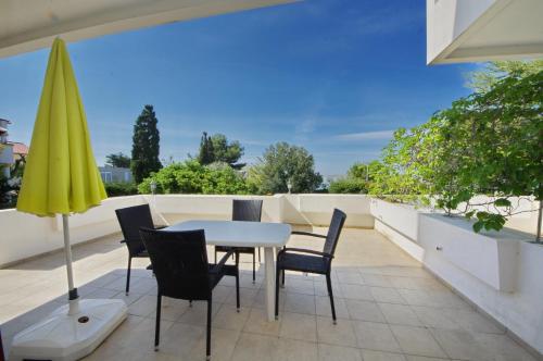 Gallery image of Apartments Beach in Vrsi