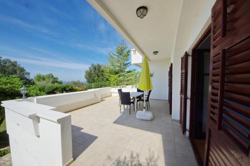 Gallery image of Apartments Beach in Vrsi