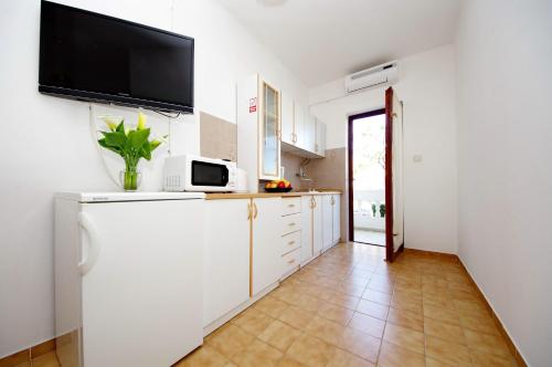 Gallery image of Apartments Beach in Vrsi