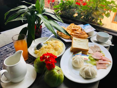 Φαγητό σε αυτό το δωμάτιο σε οικογενειακή κατοικία ή κάπου εκεί κοντά