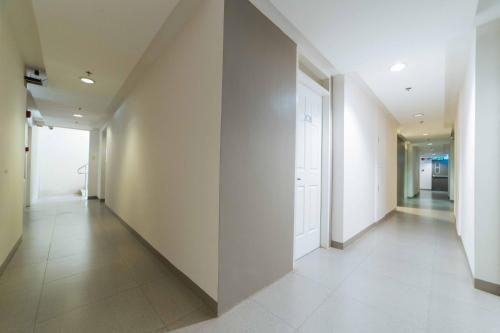 Фотография из галереи RedDoorz Plus @ Roxas Street Davao в Давао