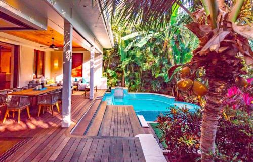 Villa Alikae - Luxury Villa with pool & beach view