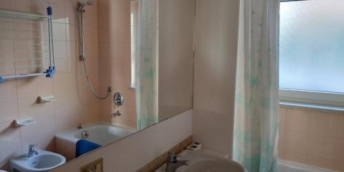 Phòng tắm tại Apartment 18 Federico Bandi Cavalese