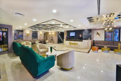 Area tempat duduk di Four Sides Taksim Lion Hotel&Spa