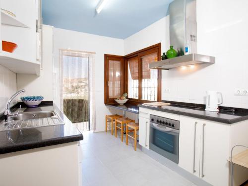 Kuchyňa alebo kuchynka v ubytovaní Villa Villa Tulipán by Interhome
