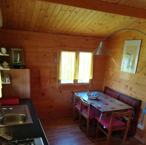 Η κουζίνα ή μικρή κουζίνα στο CAMPING IL MELO