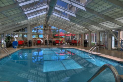 The swimming pool at or close to La Quinta by Wyndham Pigeon Forge