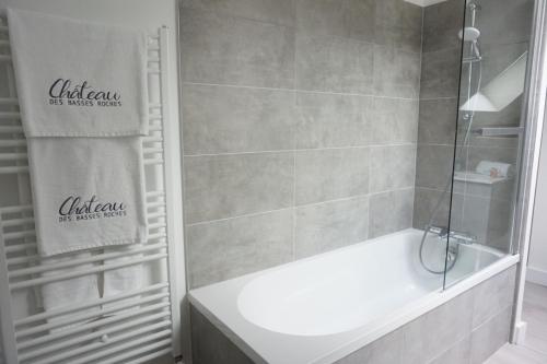 Kupatilo u objektu Château des Basses Roches