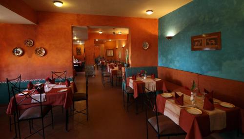 Restoran atau tempat lain untuk makan di Pride Sun Village Resort & Spa
