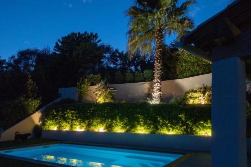 Villa Zola Apartment, the magic of the French Riviera 내부 또는 인근 수영장