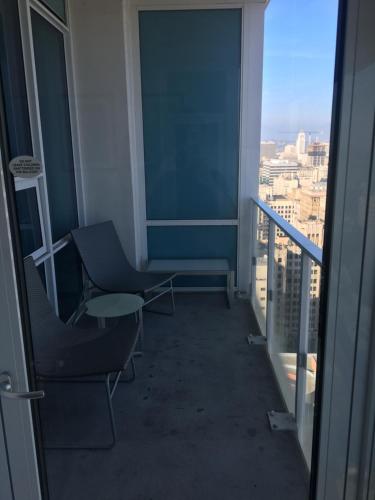 Luxurious Highrise 2b 2b Apartment Heart Of Downtown LA photo 14