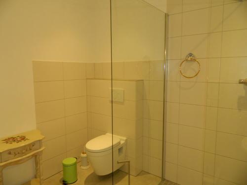 Bilik mandi di Haubarg Pernörhof