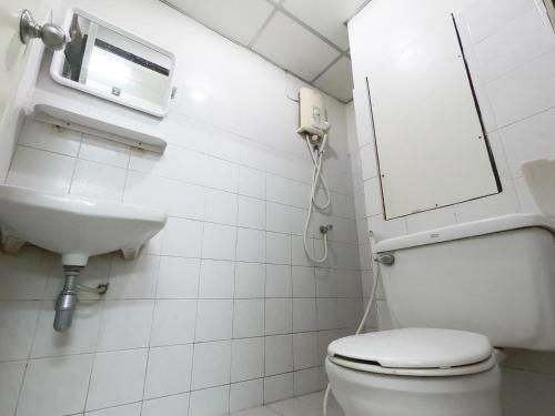 Salle de bains dans l'établissement AEK Apartment