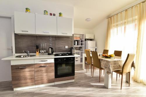 L&L Holiday Apartment
