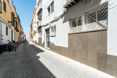 TRIANA 3 Bedrooms & 2 bath Parking Included