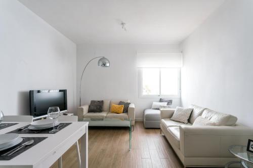 TRIANA 3 Bedrooms & 2 bath Parking Included