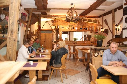 A restaurant or other place to eat at Hotel Garni Kaiserpfalz
