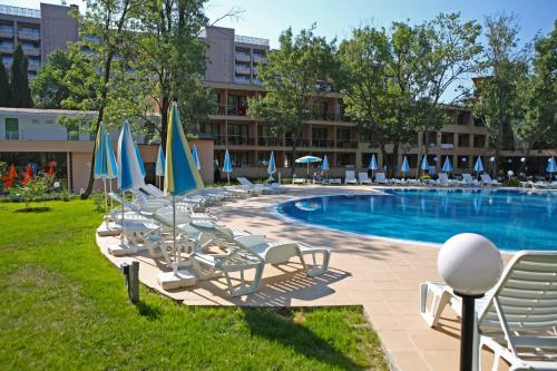 Swimmingpoolen hos eller tæt på Hotel Yunona - All Inclusive