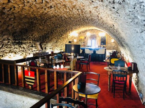 
Restaurant ou autre lieu de restauration dans l'établissement Château de Trigance
