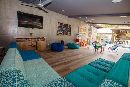 Ruang duduk di Casa Avelina Boutique Hostel