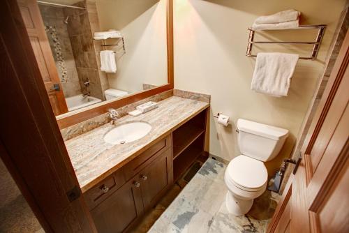 Phòng tắm tại Greystone Lodge