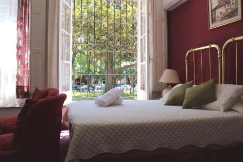 格貝納多爾酒店房間的床