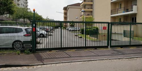 Kejiranan di persekitaran atau kejiranan dekat dengan apartmen