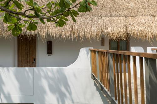 Gambar di galeri bagi Eden Beach Khaolak Resort and Spa A Lopesan Collection Hotel - SHA Extra Plus di Khao Lak