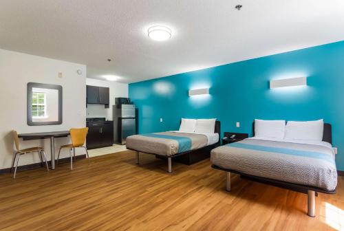Ένα ή περισσότερα κρεβάτια σε δωμάτιο στο Motel 6-Gulf Shores, AL