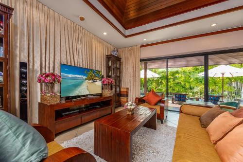 Gallery image of Baan Bua Estate by Tropiclook in Nai Harn Beach