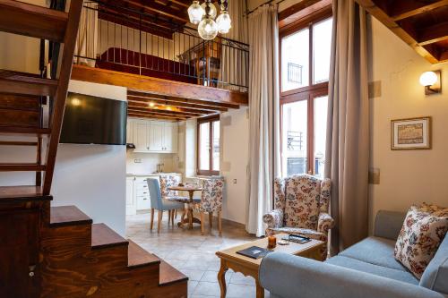 Ruang duduk di Phaedra Suites