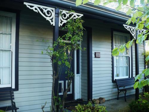 Brockworth Cottage – Photos 2