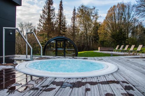 Bazén v ubytování Domaine Des Hautes Fagnes nebo v jeho okolí