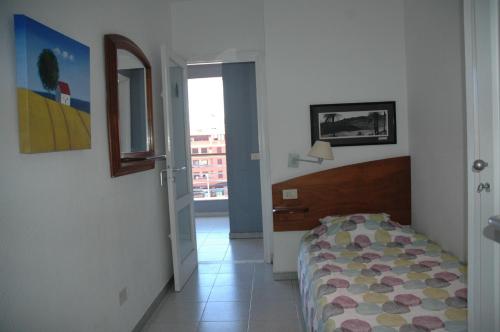 Lovely flat with sea-view, 1 minute walk to beach