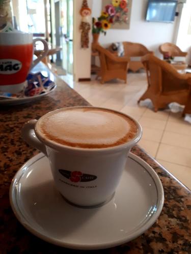 Set per la preparazione di tè e caffè presso Hotel Arlecchino