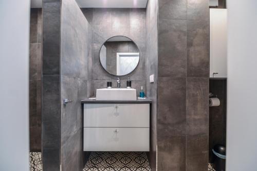 Ванная комната в 66 Apartment - Stylish Two Bedroom in Lozenets District