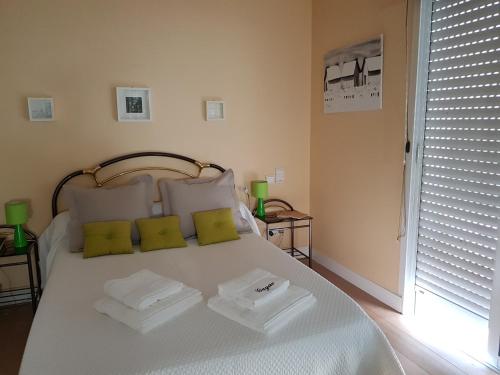 A bed or beds in a room at Villa Gayac