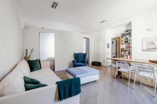 Postel nebo postele na pokoji v ubytování Sailer Loft - The House Of Travelers